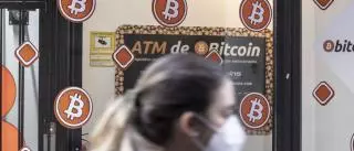 Estafa telefónica: le ofrecen invertir en bitcoins 6.000 euros y le 'limpian' 30.000 del banco