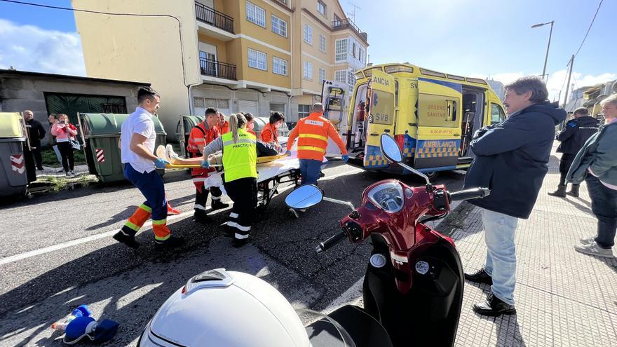 Herido un motorista al chocar contra un turismo en Cangas