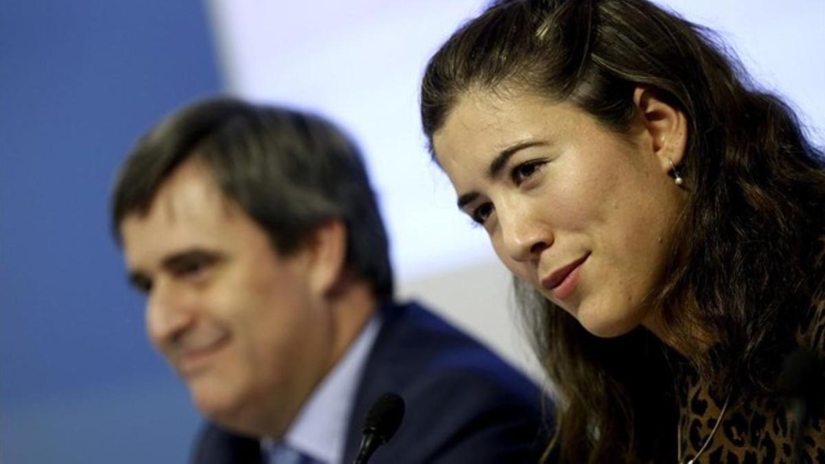 La tenista Garbiñe Muguruza y el secretario de Estado para el Deporte, Miguel Cardenal.