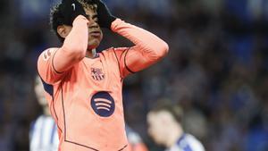 SAN SEBASTIÁN, 18/01/2026.- El delantero del Barcelona Lamine Yamal, durante el partido de LaLiga EA Sports que Real Sociedad y FC Barcelona disputan este domingo en el estadio de Anoeta, en San Sebastián. EFE/Juan Herrero