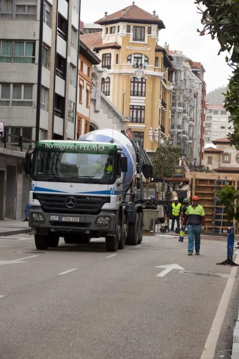 Trabajos en el edificio de Uría calcinado