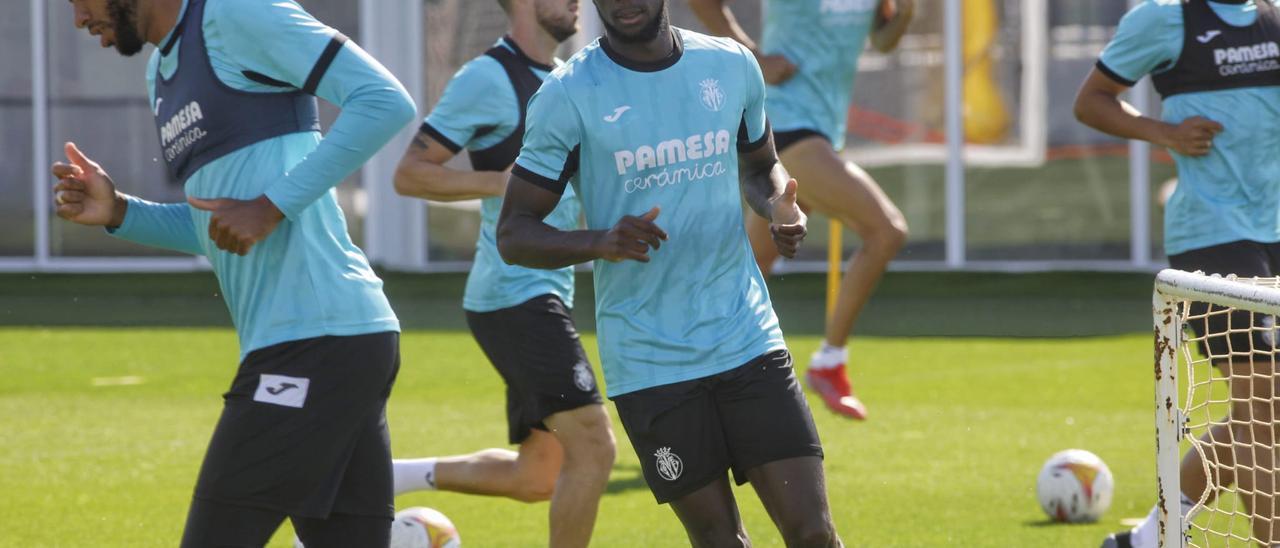 Boulaye Dia entrenando con el Villarreal