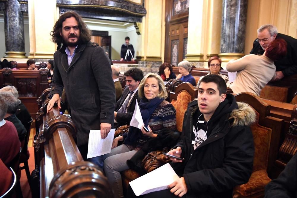 Reunión en María Pita con asociaciones que defienden el uso público del borde del litoral