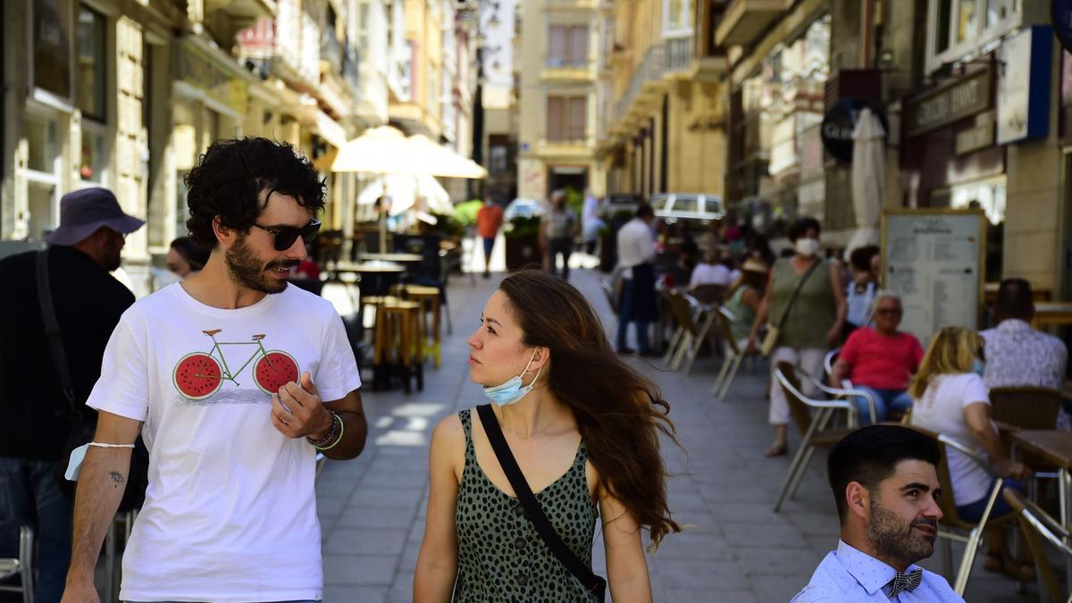 Primer día sin mascarillas obligatorias al aire libre en la Región