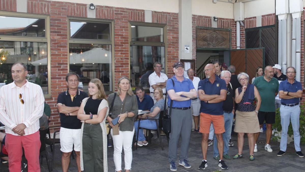 Amigos y familiares de los jugadores del torneo, presenciando la gala de entrega de premios. | Benjamín Lebrato