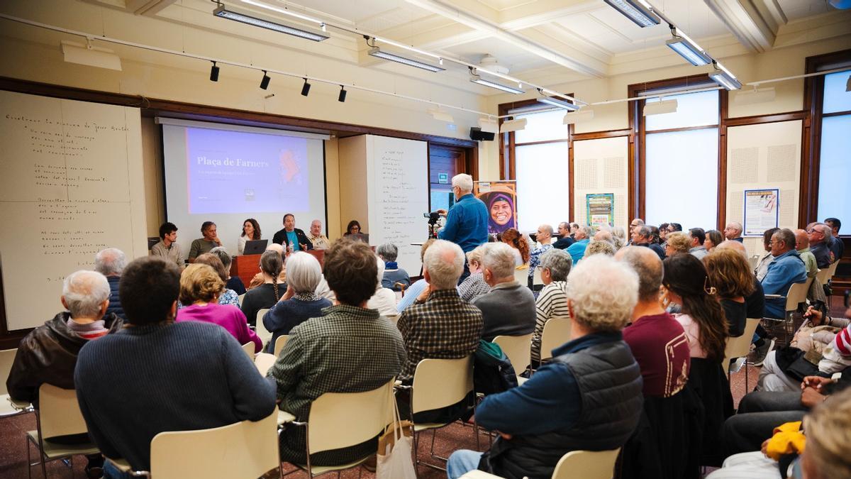 Presentació dels resultats de l'estudi amb georadar sobre les prospeccions a la plaça de Farners de Santa Coloma de Farners