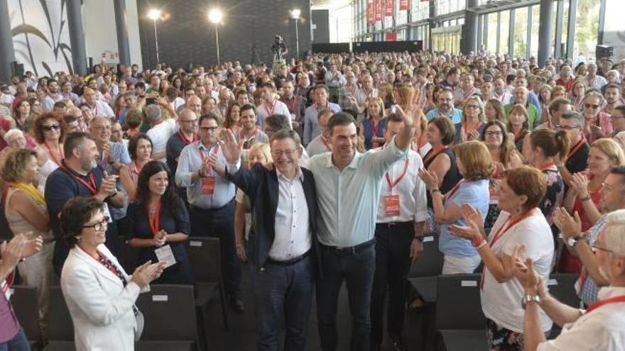 Ximo Puig y Pedro Sánchez en el arranque del congreso.