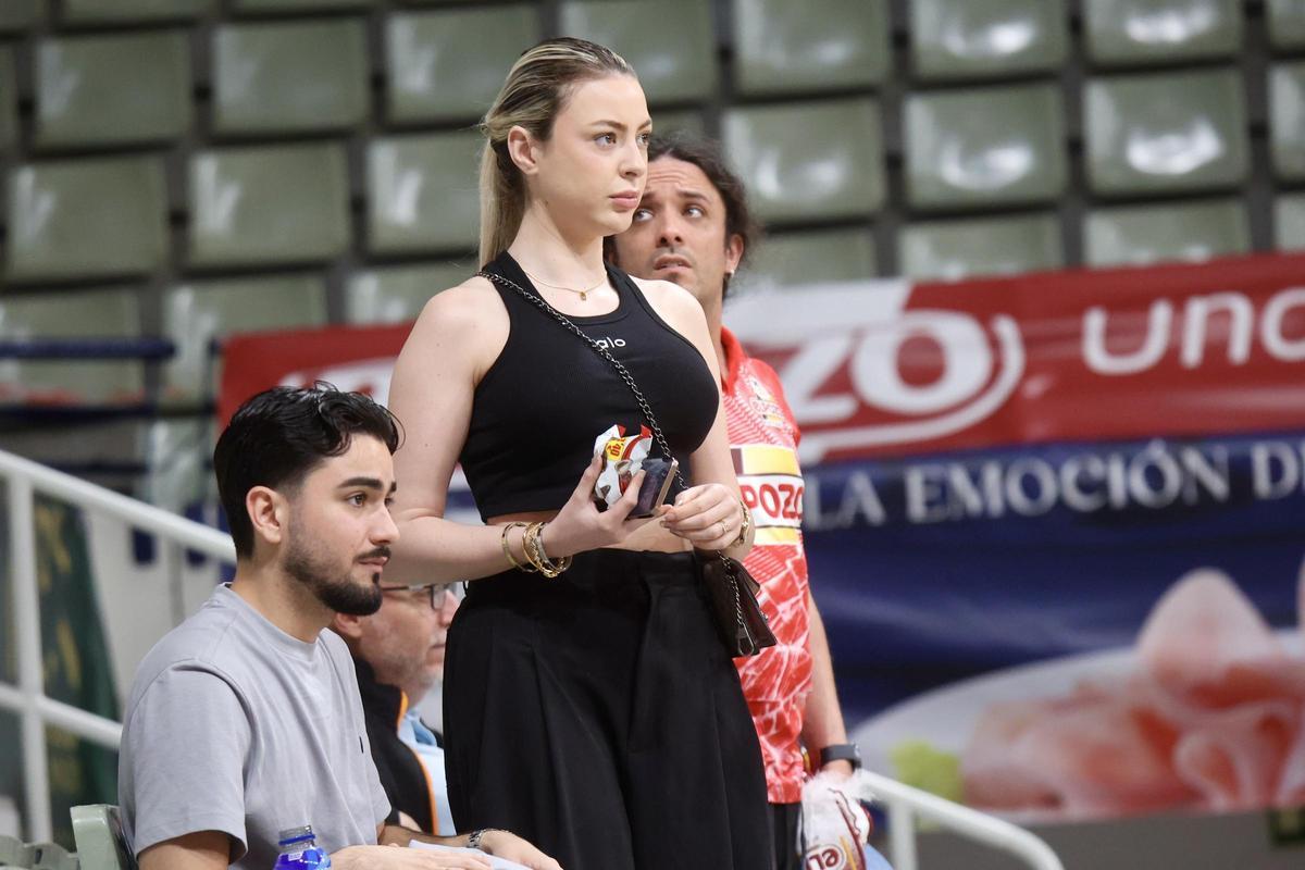 Las mejores imágenes del partido entre ElPozo y Valdepeñas