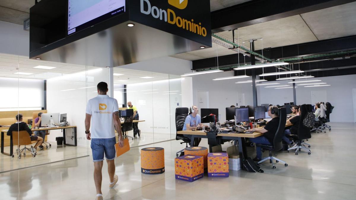 Von der Firmenzentrale im Gewerbegebiet Manacor aus werden mehr als 180.000 Kunden von Don Dominio in 90 Ländern betreut.  | FOTO: NELE BENDGENS