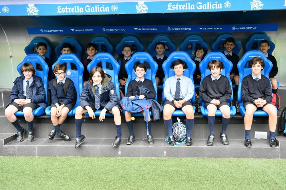 La iniciativa 'Os Nosos Valores - Escolas 110% Branquiazuis' que impulsan LA OPINIÓN y la Fundación R. C. Deportivo acercan el deportivismo entre jóvenes de 6º de Primaria.