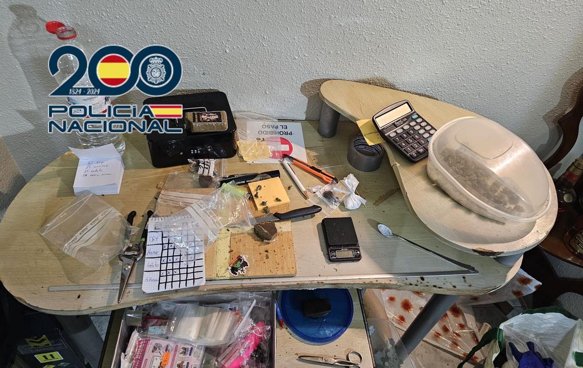 Los efectos intervenidos durante el operativo policial en Carrús.