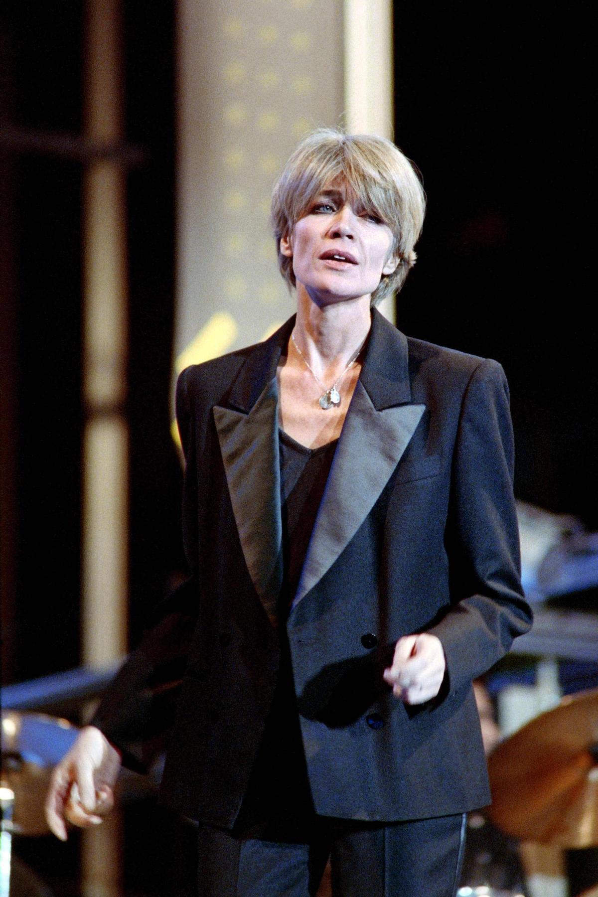 Françoise Hardi sobre el escenario para un progama del canal francés TF1, en diciembre de 1988,