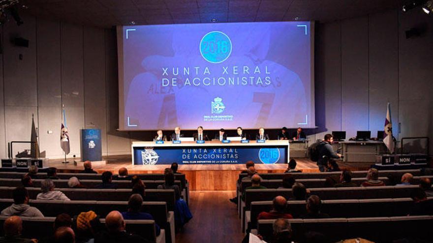 Imagen de una de las últimas juntas celebradas por el Deportivo en Palexco.