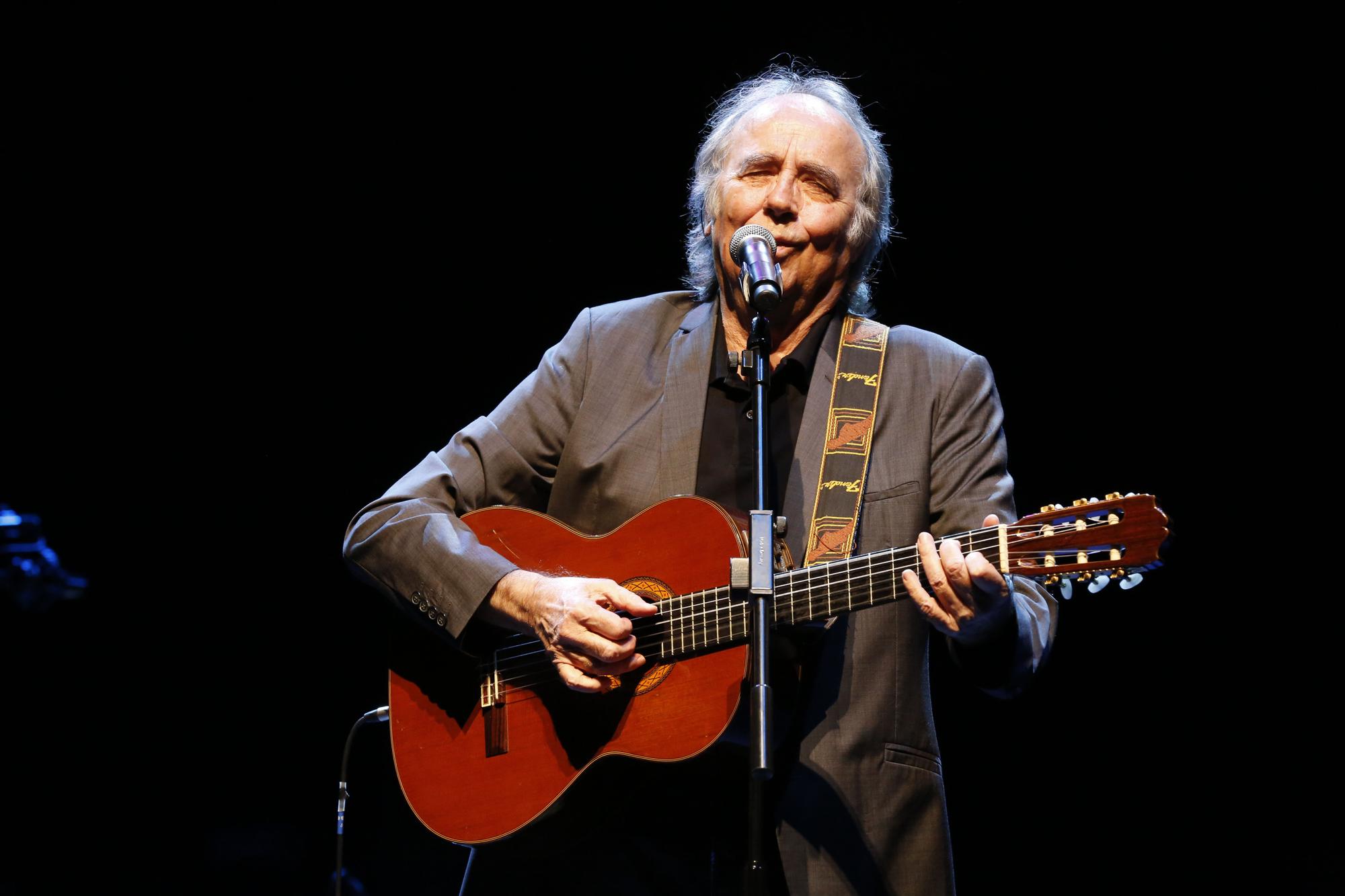 El cantautor Joan Manuel Serrat, durante un concierto.