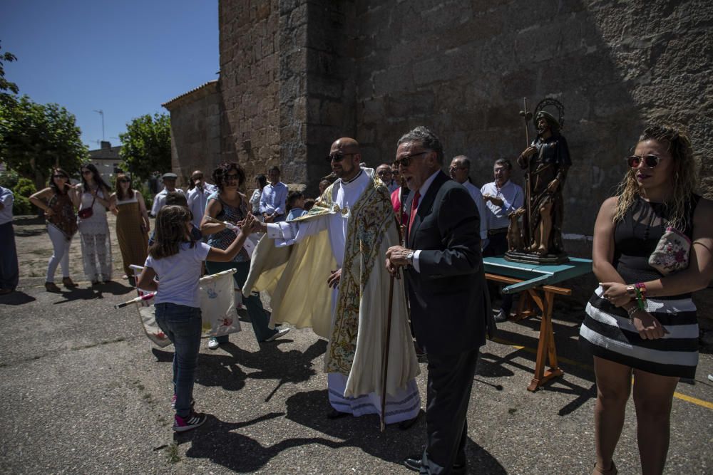 Baile de la bandera de Almeida de Sayago