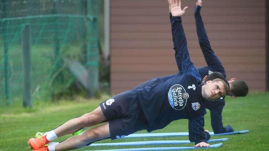 Álex Bergantiños, durante el entrenamiento de ayer en la ciudad deportiva.