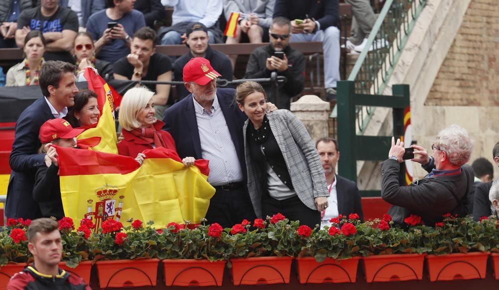 Caras conocidas en la plaza de toros de Valencia