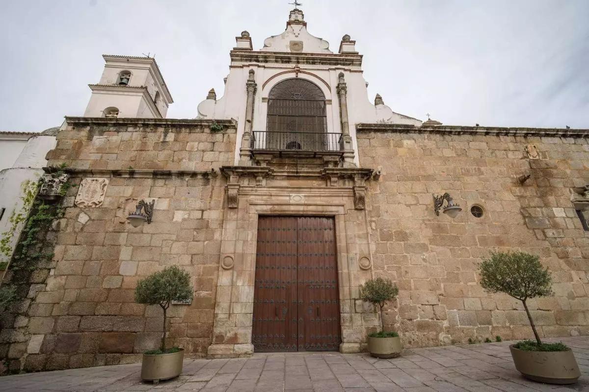 Entorno de la Concatedral de Santa María la Mayor, en el centro histórico de Mérida.