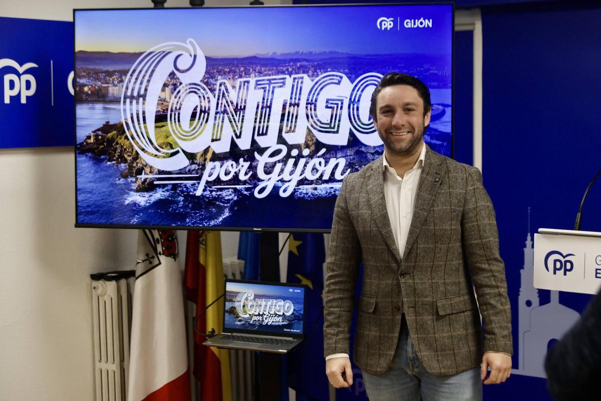 Andrés Ruiz, en la sede de los populares gijoneses.