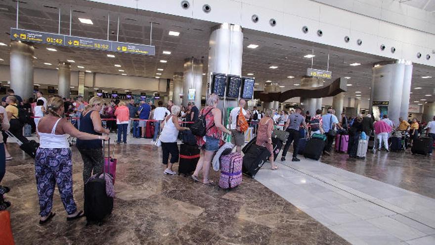 Afectados por la quiebra de Thomas Cook en Tenerife.