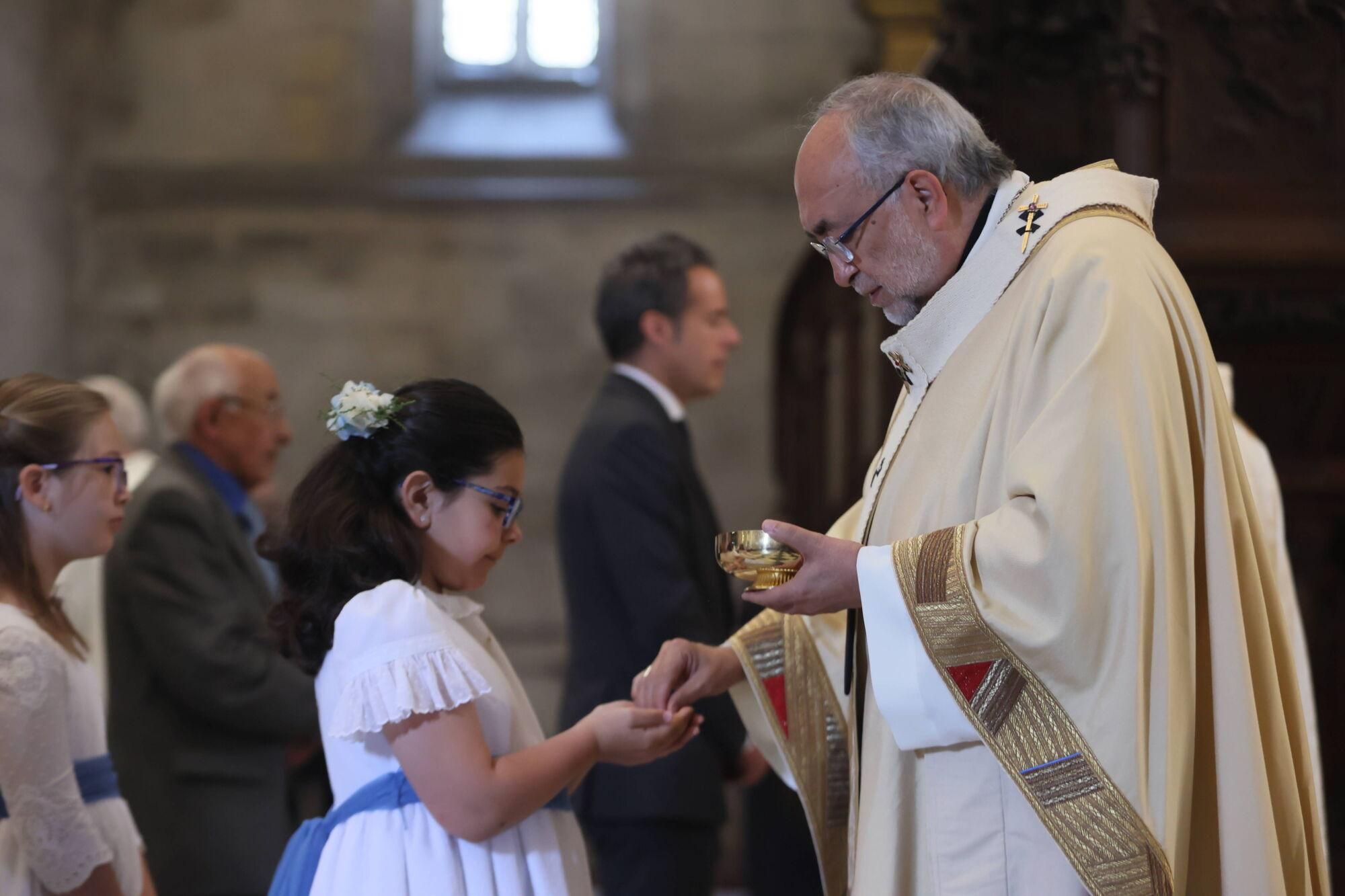Así fue la misa del Corpus Christi en la catedral de Oviedo.
