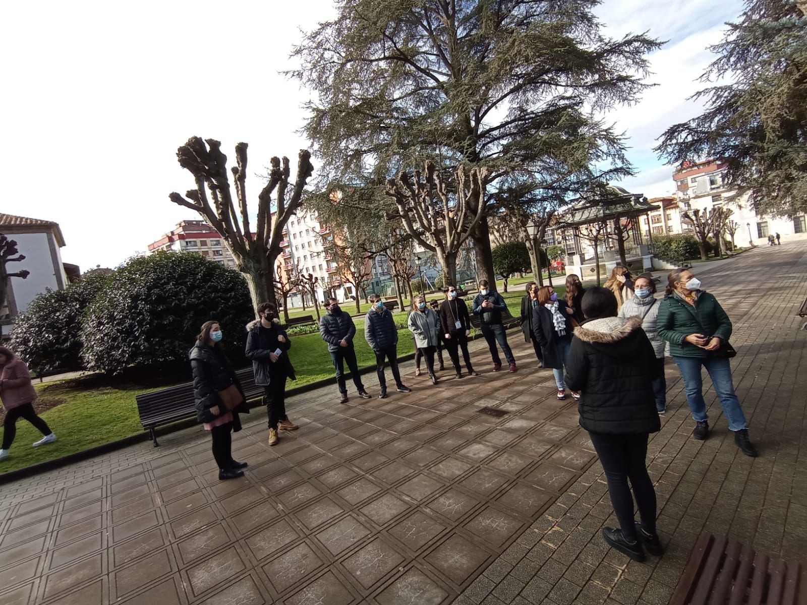 Así ha sido la primera visita guiada a Pola de Siero hecha por los estudiantes de turismo