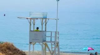 Más de 50 socorristas velan por la seguridad en las playas en verano