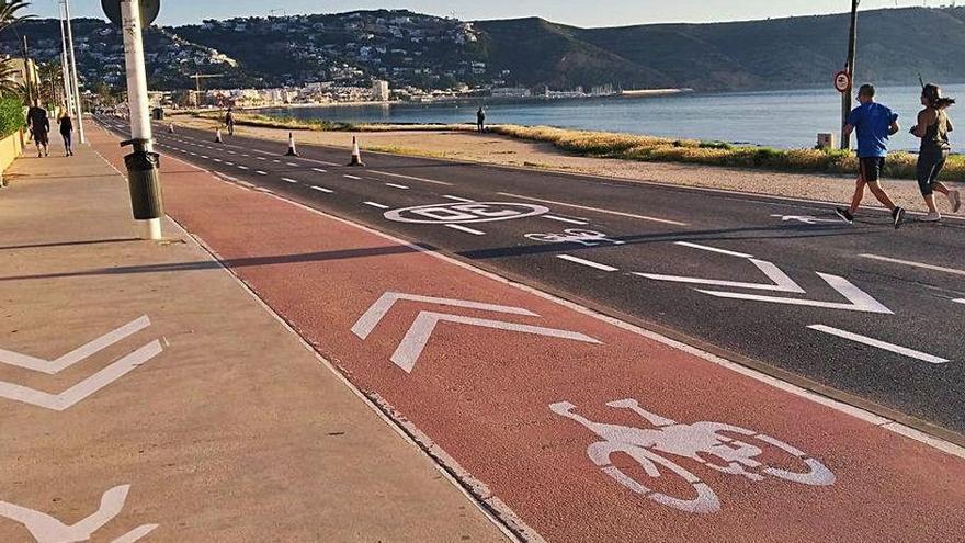 El carril en direccción Arenal-Puerto se peatonalizó al iniciarse la desescalada.