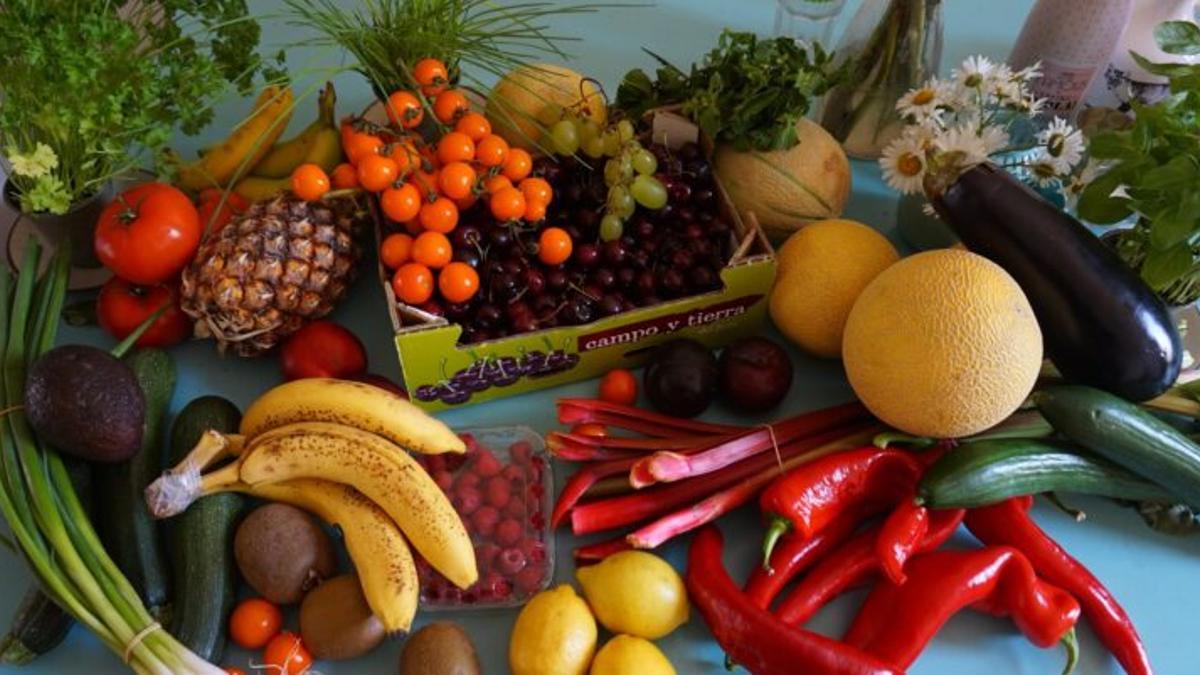 ¿Elegir las frutas y verduras por su color, es bueno para la salud?