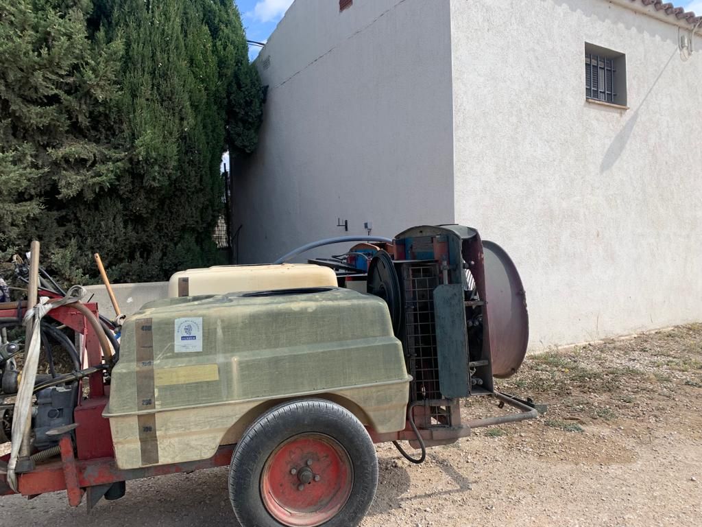 Una cisterna per al transport d'aigua a Espolla.