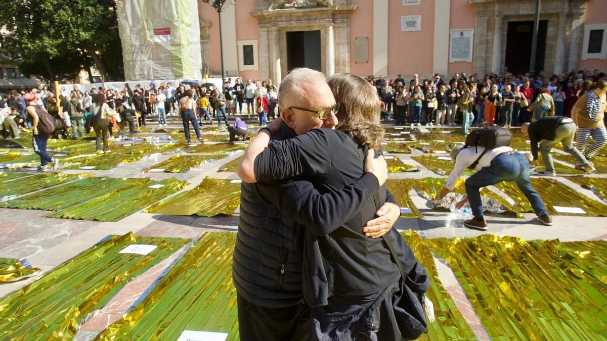 Plaza de la Virgen el día del primer aniversario de la dana