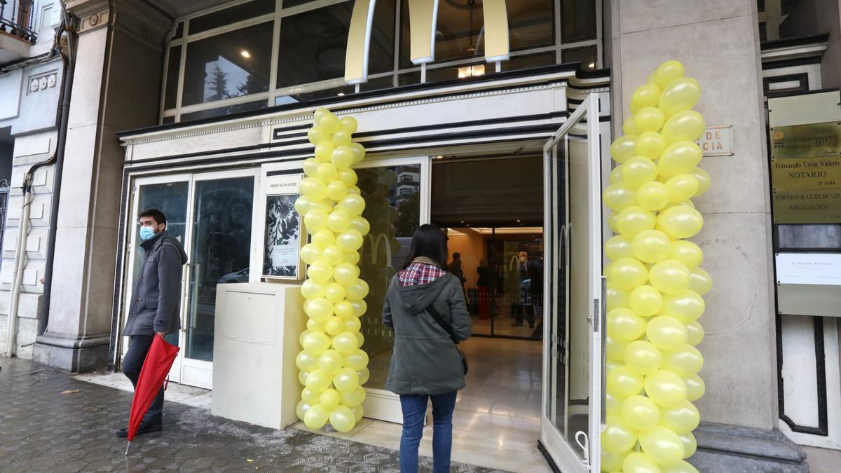 FOTOGALERÍA | Inaugurado un McDonalds en los antiguos Cines Elíseos de Zaragoza