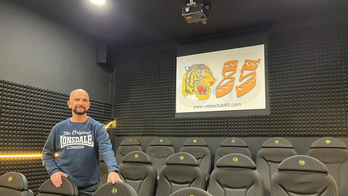 VÍDEO: El último videoclub de Gijón se hace fuerte a base de videoproyecciones
