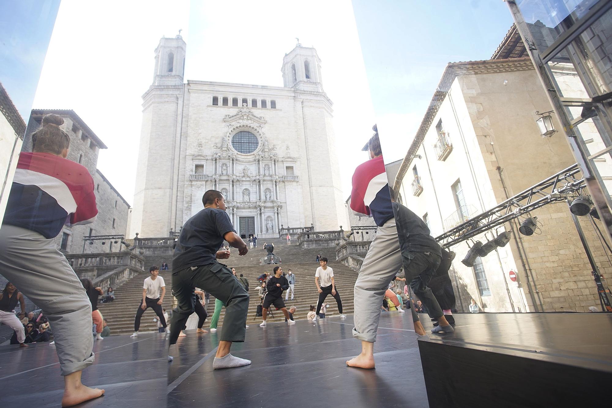 «Mirrors of human nature», caos i ordre a les escales de la Catedral