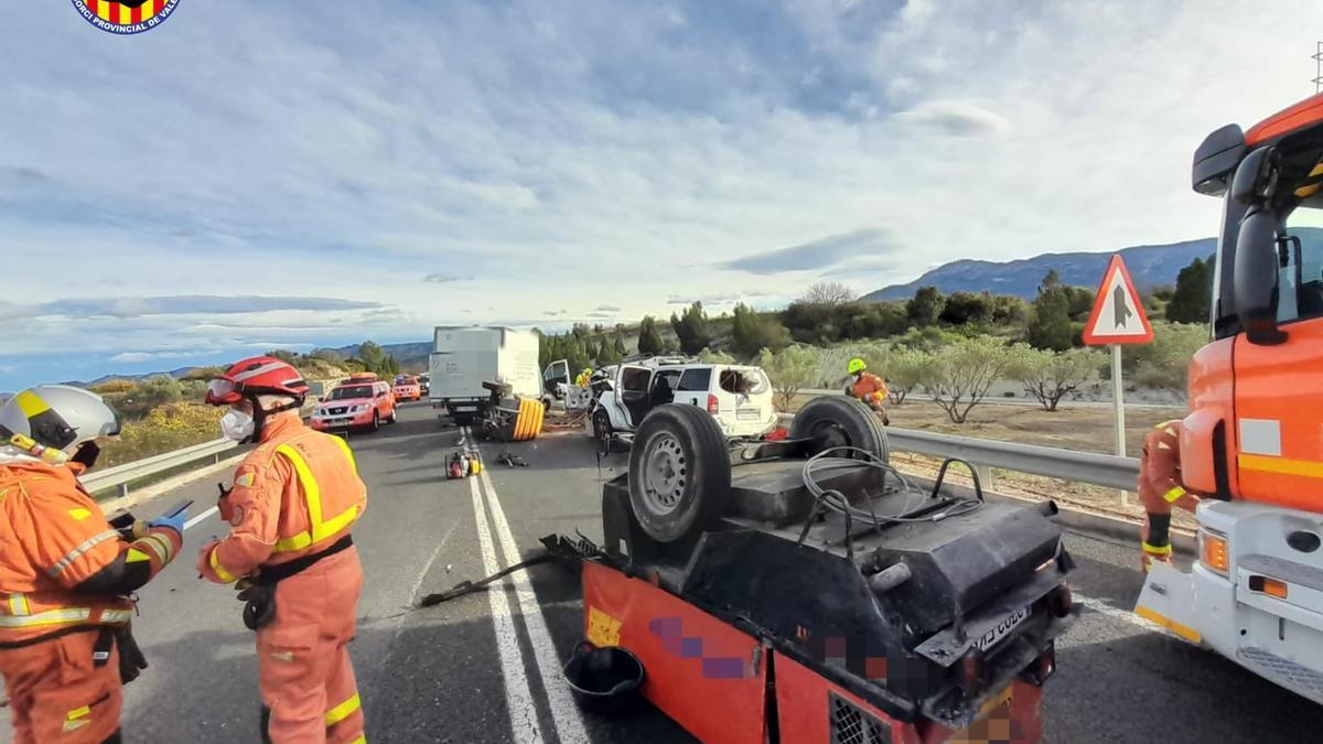 Accidente múltiple en la CV-60 km 14 a la altura de Castelló de Rugat