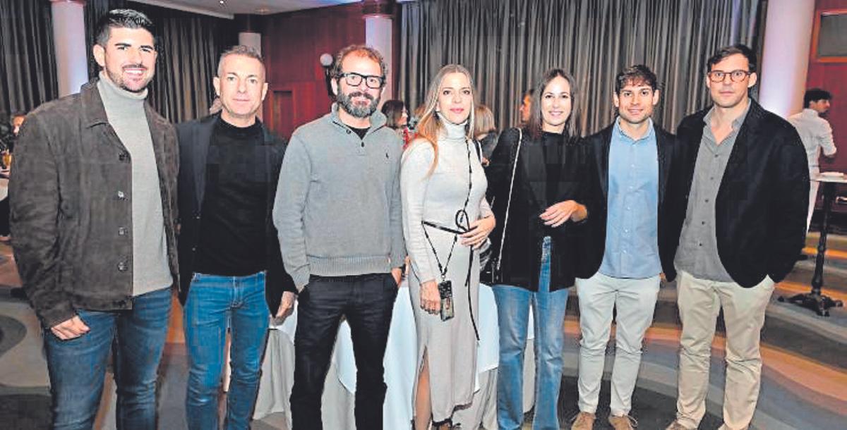 Fran Moreno, Gene Medina, Andy Halcón, Helena Montes, Koro Moneo, Iago Roel y Juan García.jpg