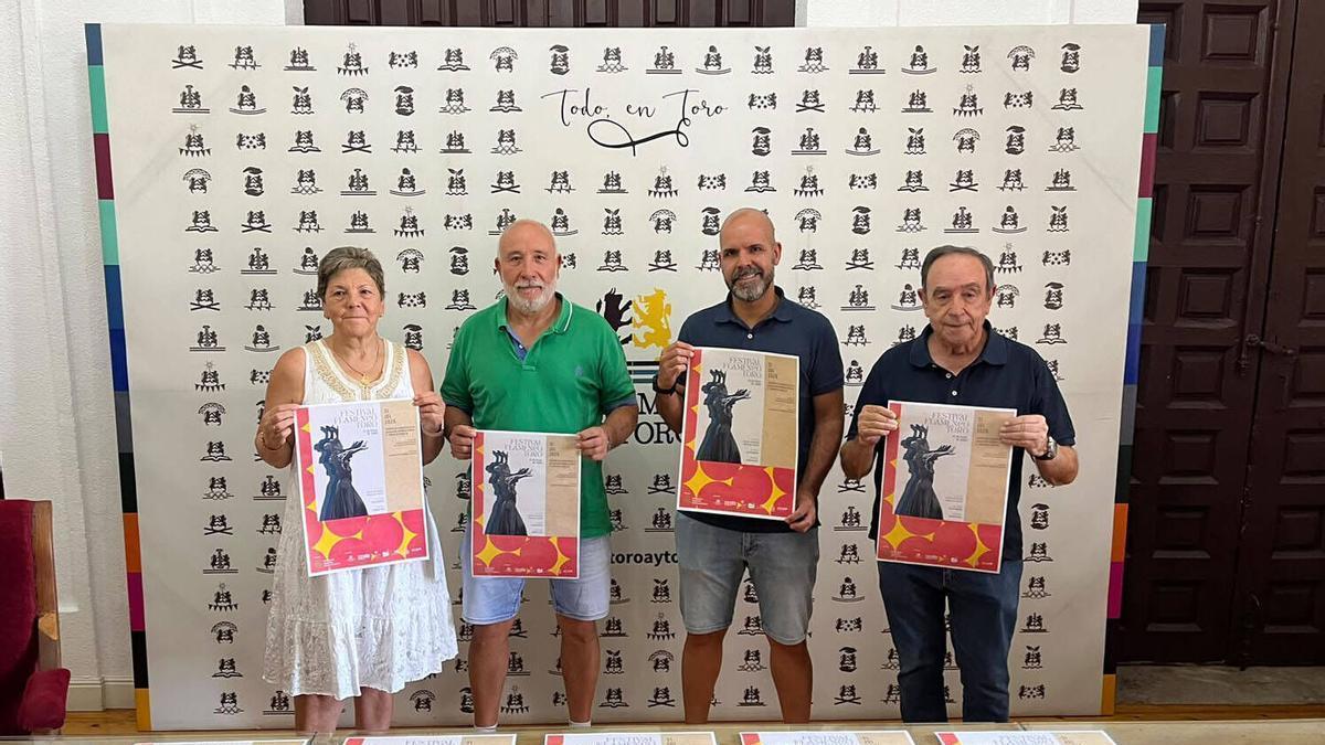 Representastes junta AECC, Javier López e Isaac Garduño, Toro