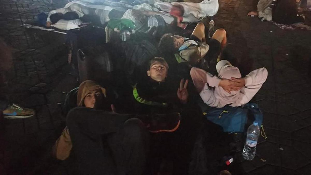 Los jóvenes de Elche pasaron la noche en la calle tras sobrevivir al terremoto de Marrakech