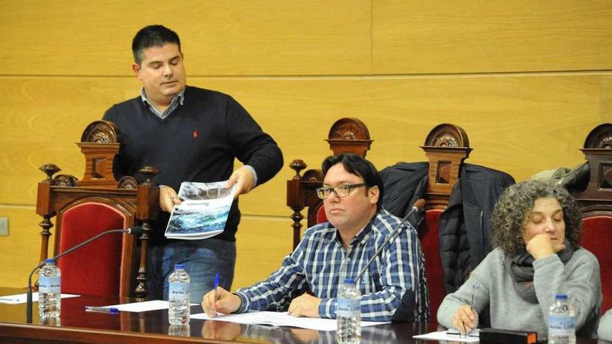 Charlín defendió su gestión en la parcela económica ante las críticas de la oposición. // I. Abella