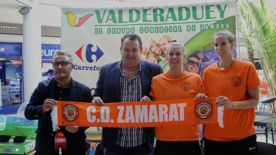 Quesos El Pastor presenta a Laura Cornelius y Marta Montoliu en el Centro Comercial Valderaduey