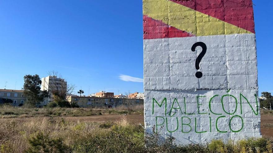 Nuevas pintadas en el monolito del Malecón