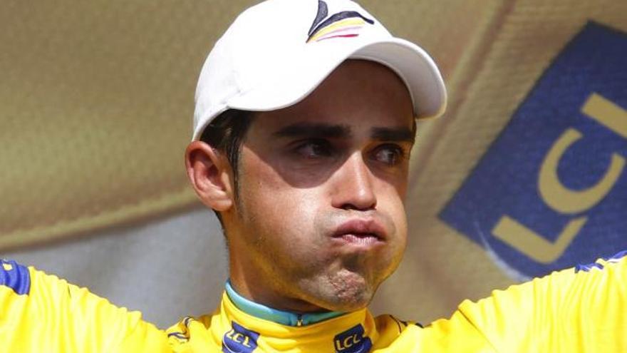 Alberto Contador gana su tercer Tour sufriendo hasta el final