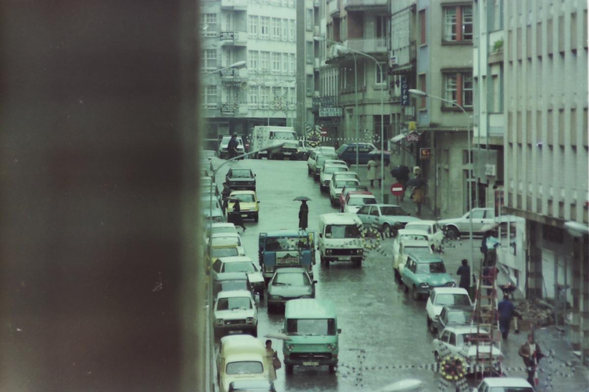 Imagen compartida en redes sociales del Ensanche compostelano en los años 80