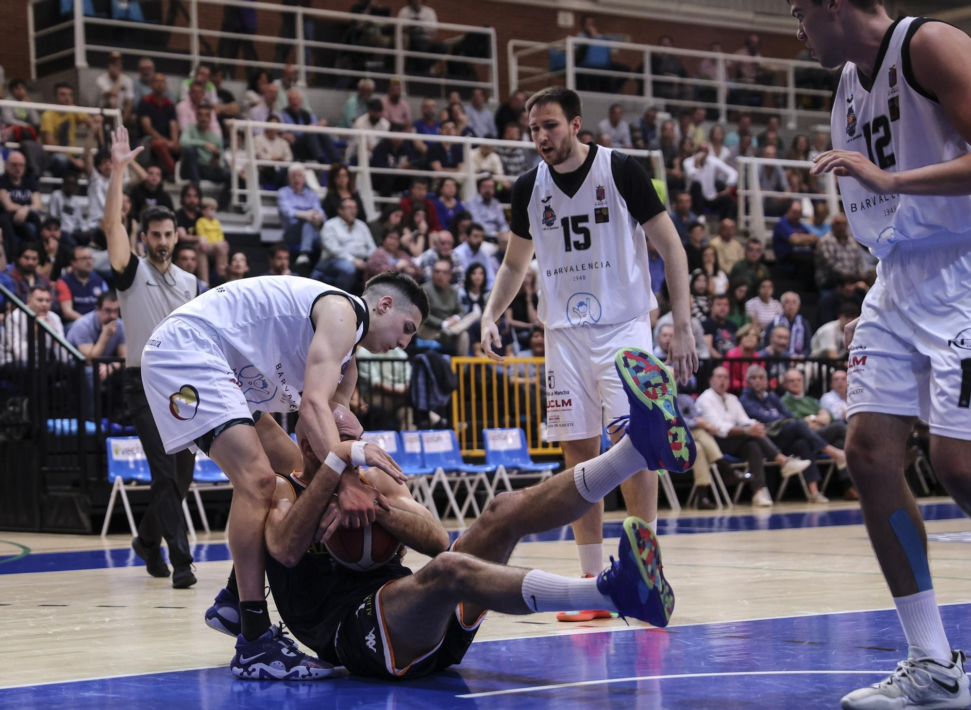 (98-88): El Alimerka Oviedo Baloncesto gana un partido a vida o muerte al Afanión Almansa