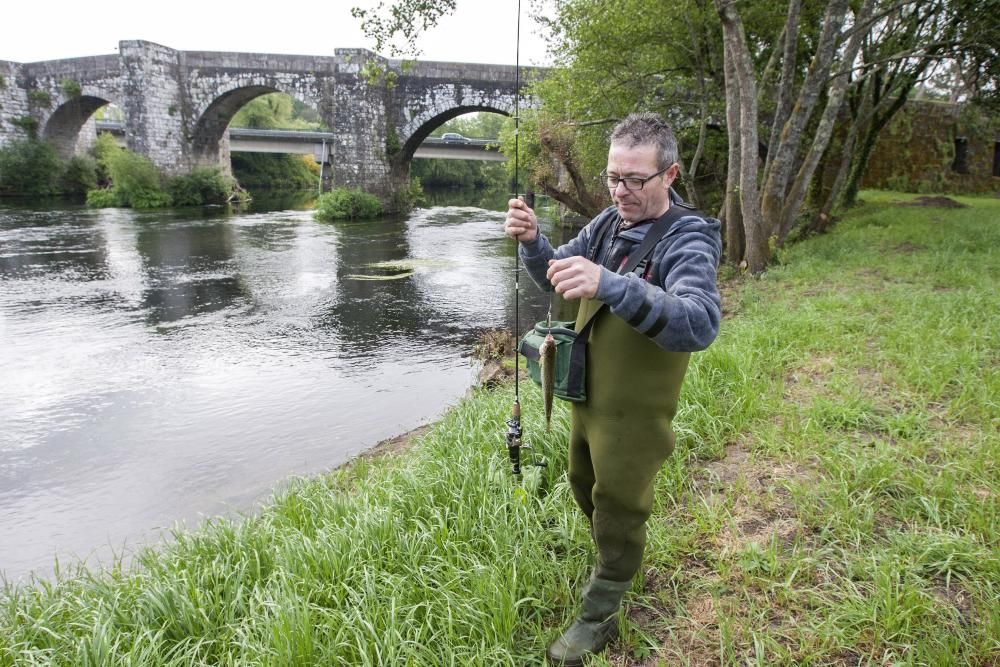 Primer día de la temporada de pesca del salmón