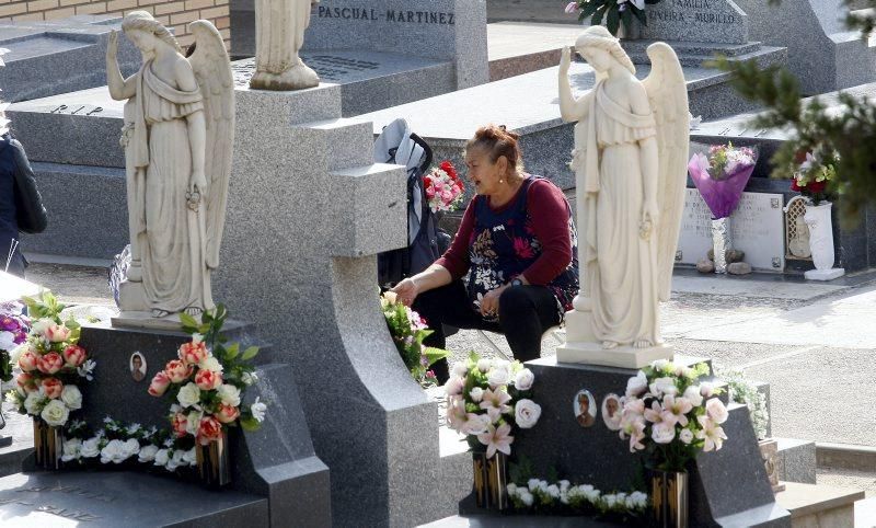 Día de Todos los Santos en el Cementerio de Zaragoza