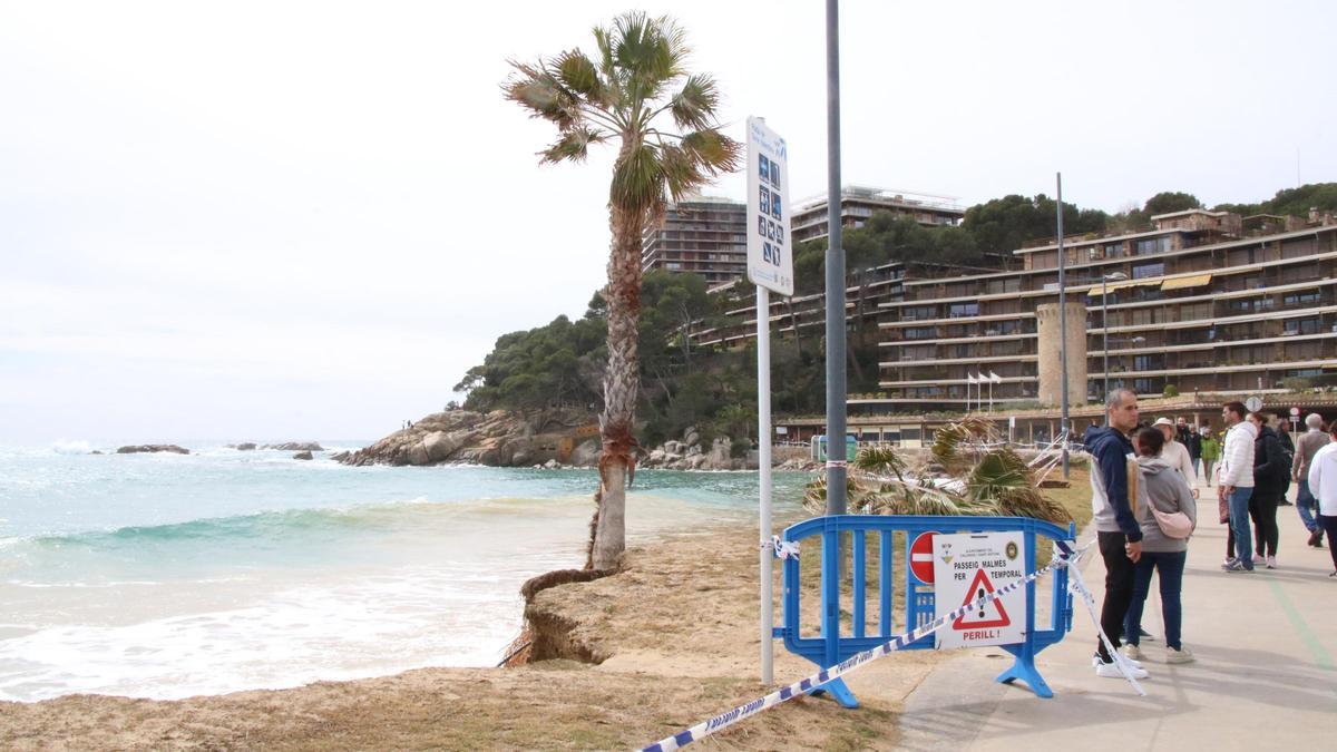 El temporal de mar impacta amb força al litoral de Calonge i Sant Antoni