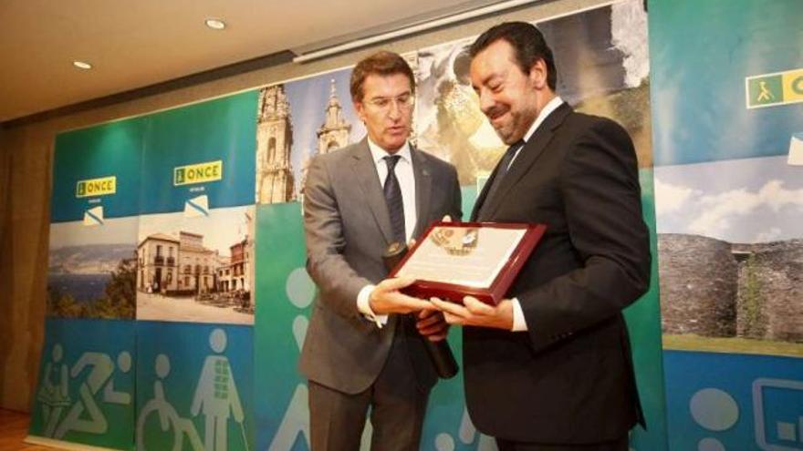 La Xunta entrega la Medalla de Oro de Galicia a la ONCE