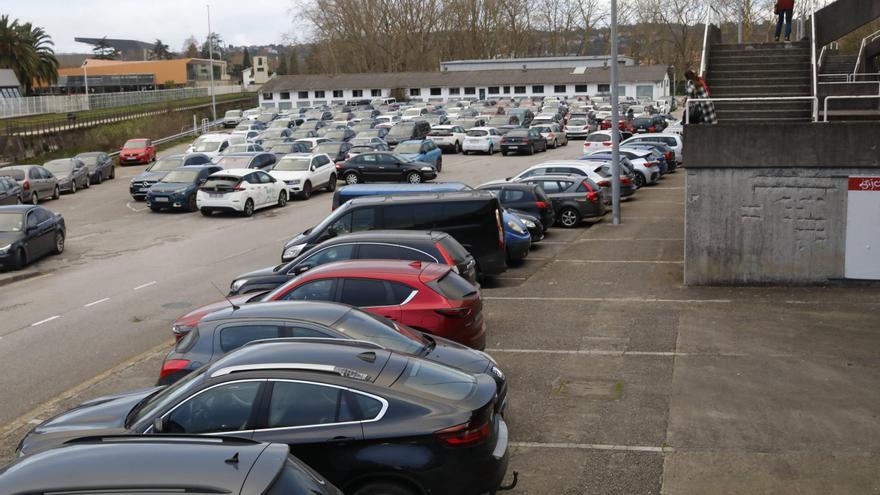 &quot;Lo más parecido que vio a un balón de rugby debe de ser un melón&quot;: la réplica de un edil gijonés al líder vecinal urbano por el traslado del parking de Las Mestas