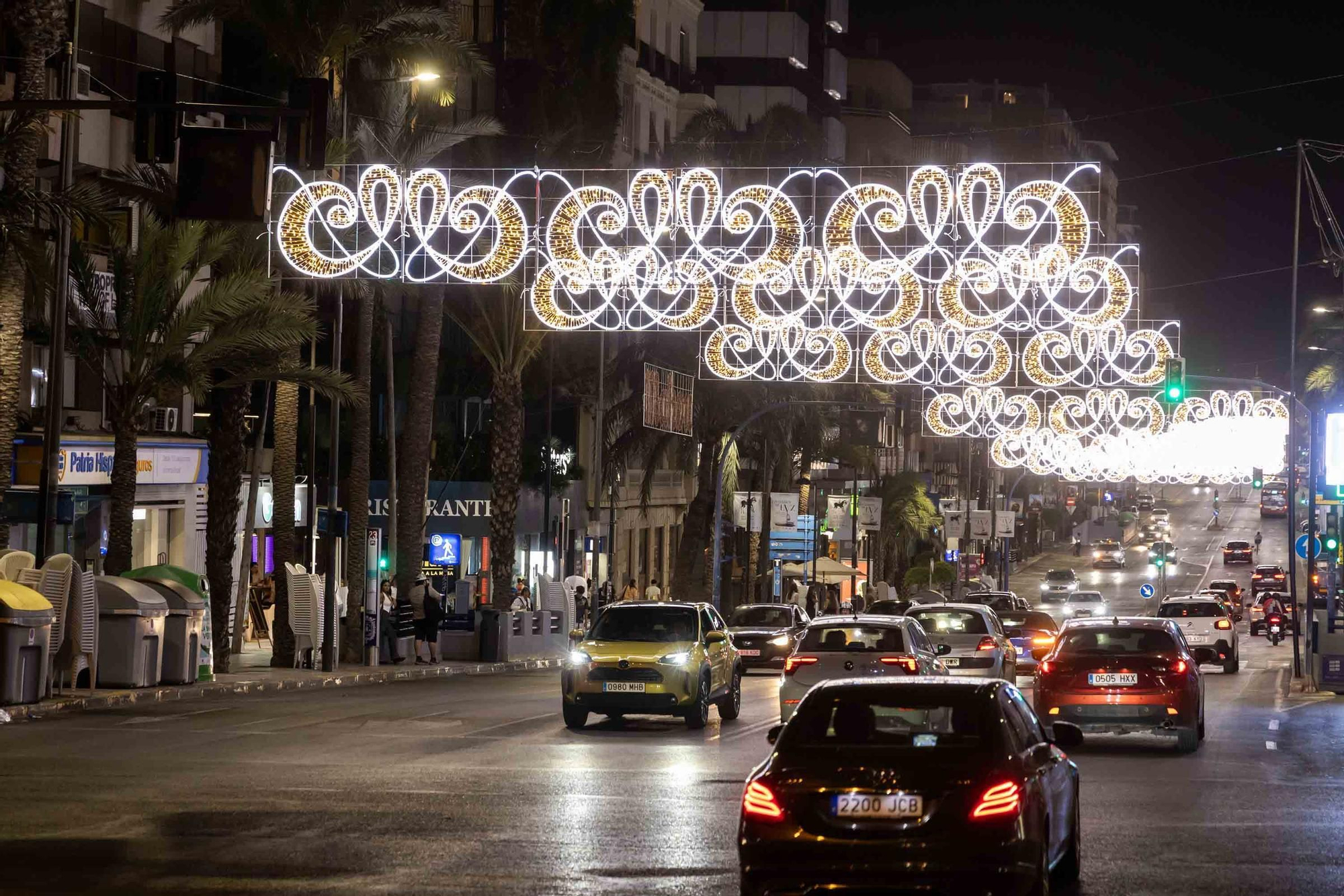 Alicante enciende las Hogueras 2025